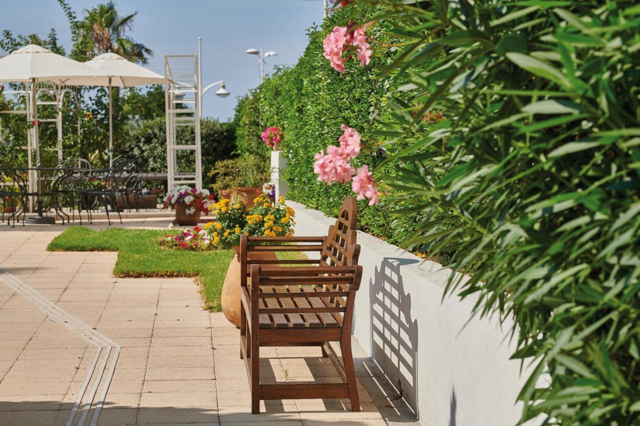 Residence Vacances Bleues Le Mediterranee Saint-Raphael  Bagian luar foto